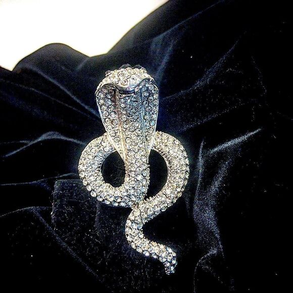King Cobra Oversized Rhinestone Ring - Picture 1 of 11